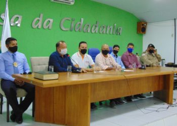 Na manhã desta quinta-feira (21), os vereadores, prefeito, vice-prefeito e autoridades se reuniram com deputado estadual Weldel Mesquita.
