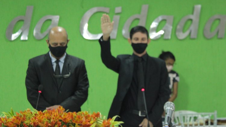 Vereadores, Prefeito e Vice-Prefeito são empossados