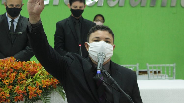 Vereadores, Prefeito e Vice-Prefeito são empossados