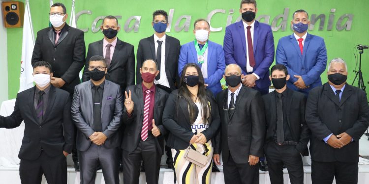 Vereadores, Prefeito e Vice-Prefeito são empossados