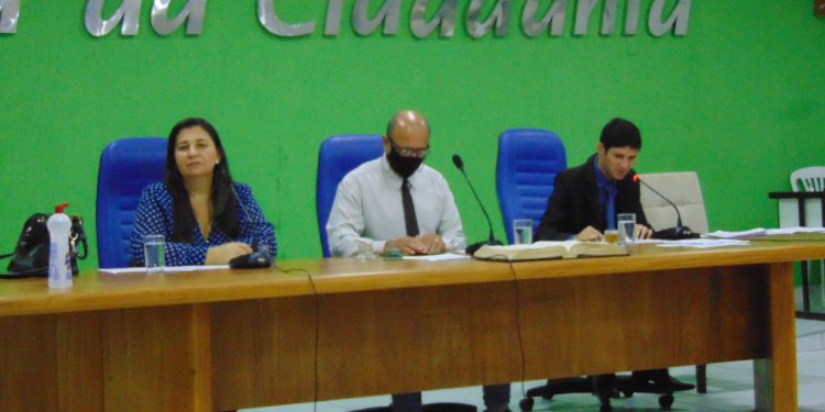 Emenda que Altera o inciso III do artigo 2º do Regimento Interno da Casa é apresentado na Sessão Ordinária