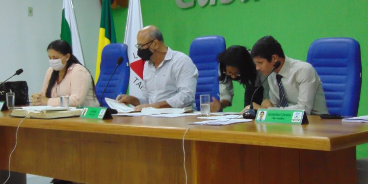 Na sessão desta segunda (23), foram apresentados dois projetos de lei de autoria do Executivo Municipal