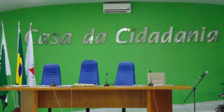 Sessão Extraordinária é Suspensa