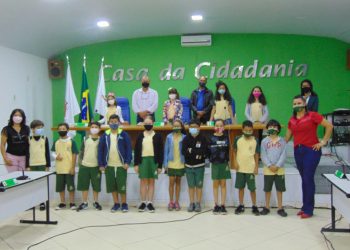 Alunos do Colégio Santo Antônio visitam a Câmara Municipal