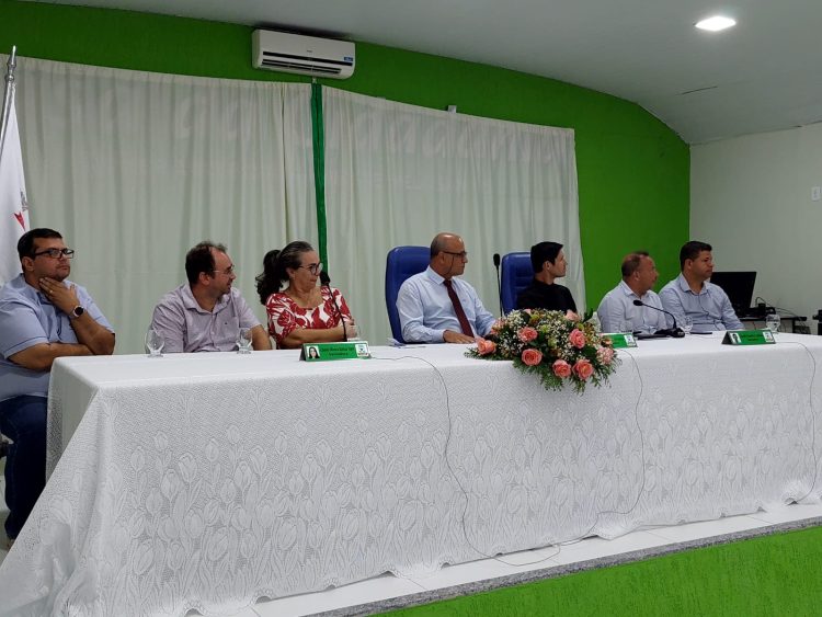 Plenário da Câmara recebe nome do ex-vereador Arnóbio Fagundes de Melo Santos