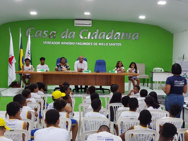 Câmara recebe alunos do Programa Integração AABB