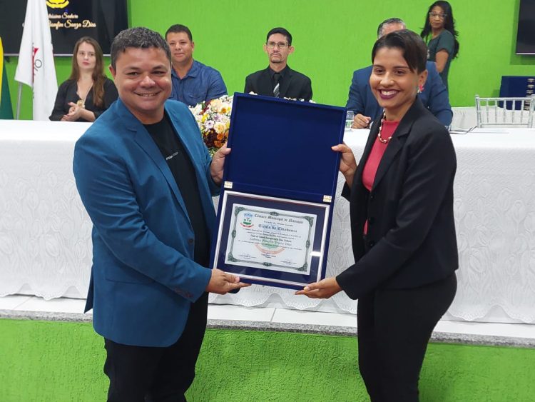 Câmara Municipal entrega Títulos de Cidadania Honorária e Comenda Honra ao Mérito