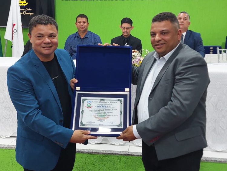 Câmara Municipal entrega Títulos de Cidadania Honorária e Comenda Honra ao Mérito