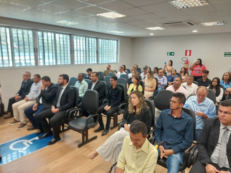 Vereadores eleitos para a próxima legislatura são diplomados em solenidade realizada pelo TRE-MG