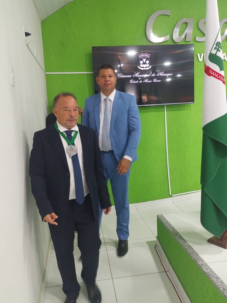 Vereadores, prefeito e vice-prefeito tomam posse