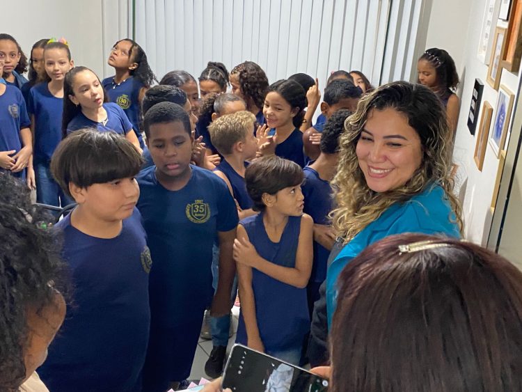 Alunos do 4º ano do ensino fundamental visitam a Câmara Municipal de Nanuque