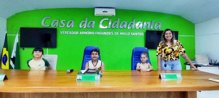 Alunos do 3º ano do ensino fundamental visitam a Câmara Municipal de Nanuque