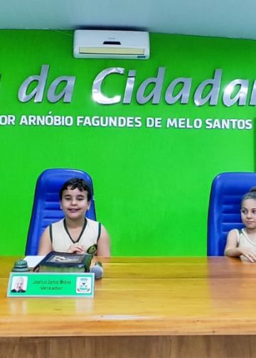 Alunos do 3º ano do ensino fundamental visitam a Câmara Municipal de Nanuque