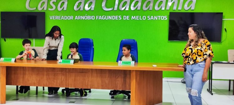 Alunos do 3º ano do ensino fundamental visitam a Câmara Municipal de Nanuque