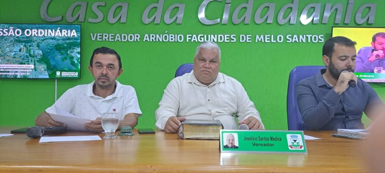 Câmara de Nanuque entrega veículo para Secretaria de Obras do Município