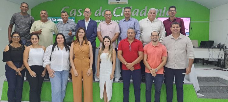 Câmara de Nanuque entrega veículo para Secretaria de Obras do Município