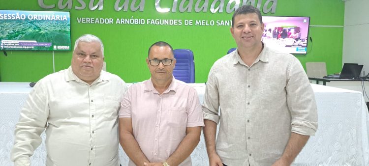 Câmara de Nanuque entrega veículo para Secretaria de Obras do Município