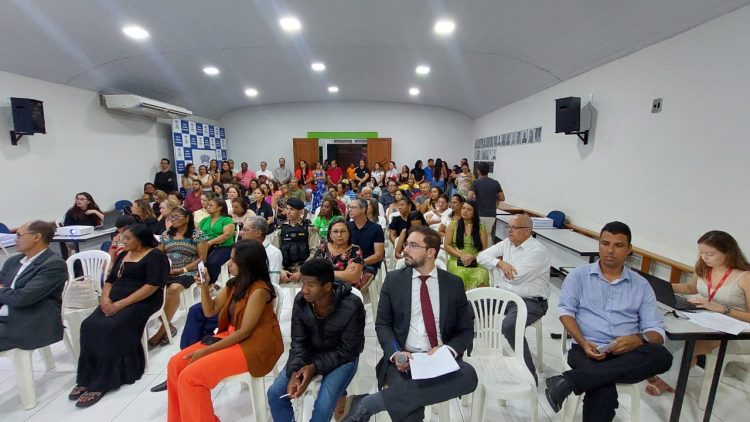 Ministério Público realizou Audiência Pública para ofertar “Educação de Jovens e Adultos (EJA)” no período noturno em Nanuque