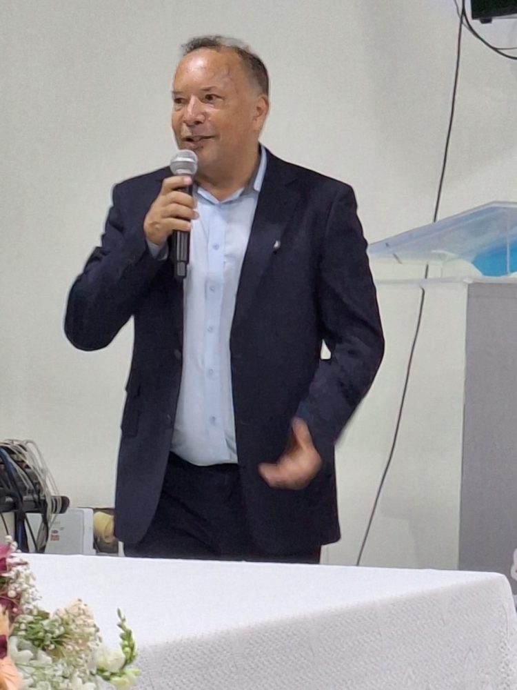 Vereadores entregam Títulos de Cidadania Honorária e Comenda Honra ao Mérito Nanuquense