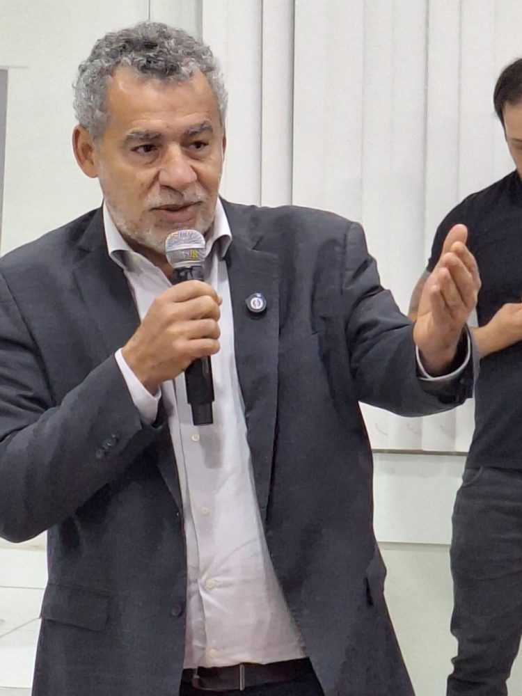 Vereadores entregam Títulos de Cidadania Honorária e Comenda Honra ao Mérito Nanuquense