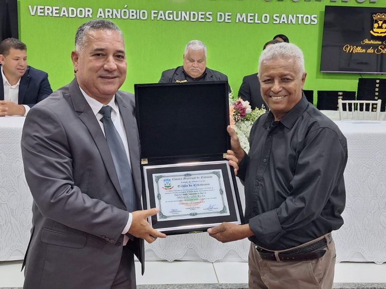 Vereadores entregam Títulos de Cidadania Honorária e Comenda Honra ao Mérito Nanuquense