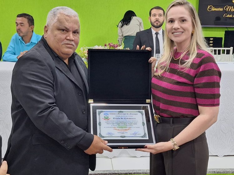 Vereadores entregam Títulos de Cidadania Honorária e Comenda Honra ao Mérito Nanuquense