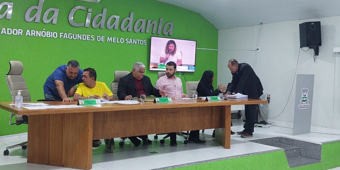 Câmara realizou nesta segunda-feira (23) mais uma sessão legislativa com aprovação de importantes matérias