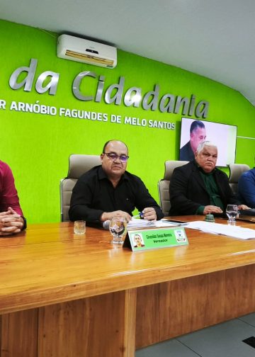 Secretário de Agricultura comparece à Sessão da Câmara e ouve questionamentos dos vereadores